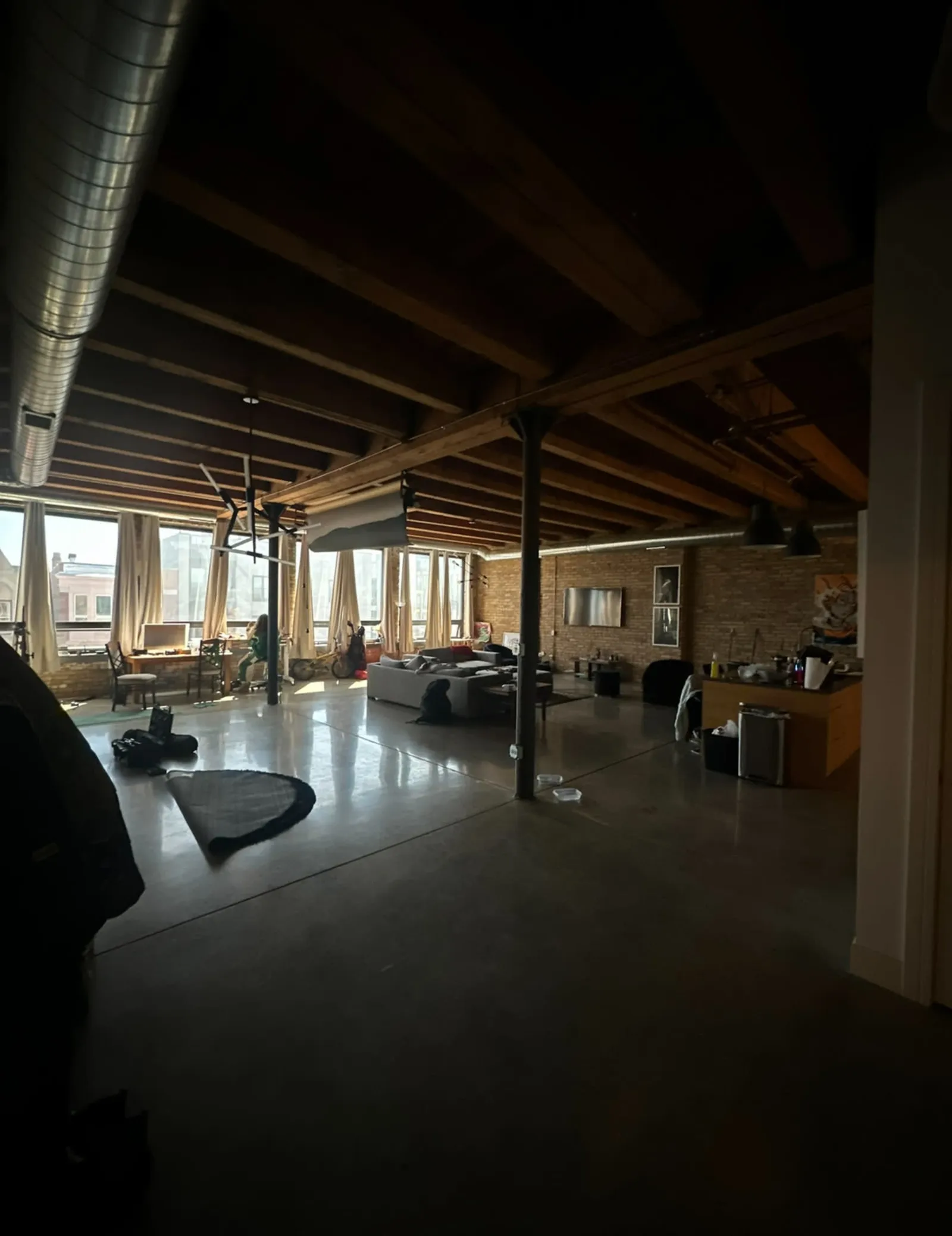 West Town Sunlit Loft Studio, Chicago, IL