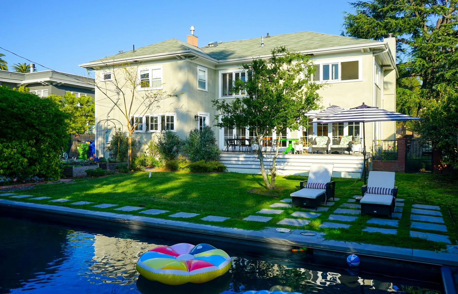 Garden Pool with Floating Mahjong, photo 2