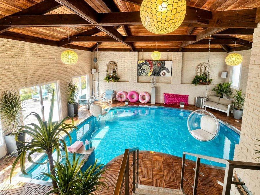 Lake Forest Indoor Pool & Pond, Lake Forest, IL