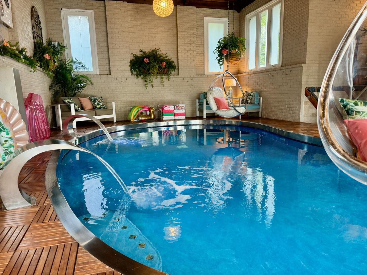 Lake Forest Indoor Pool & Pond, photo 2